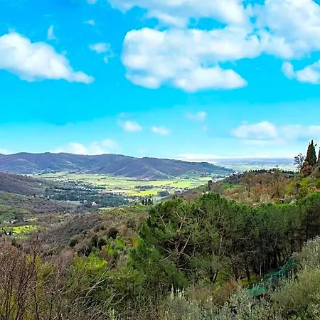 Spacious Tuscan فندق