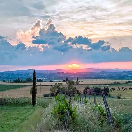 Spacious Tuscan كورتونا