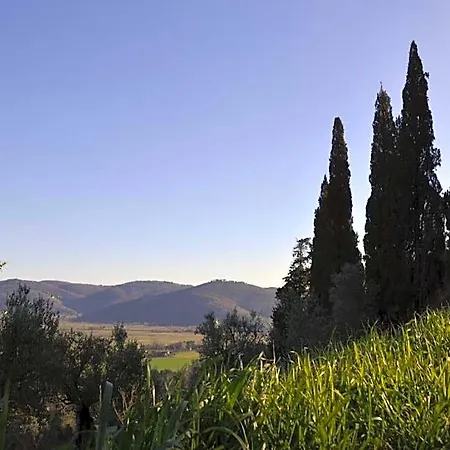 Spacious Tuscan Otel 3*